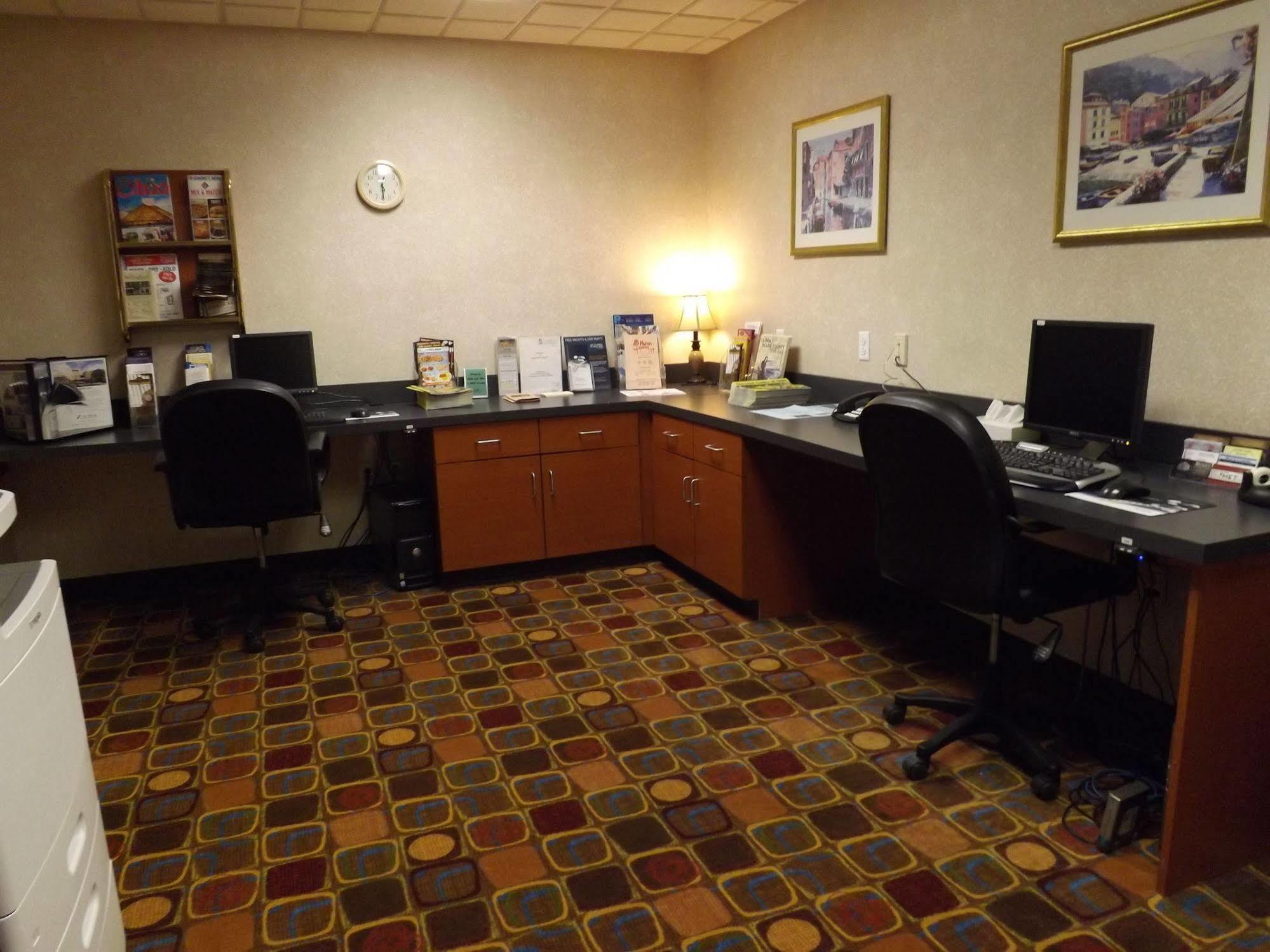 Wingate By Wyndham Hotel