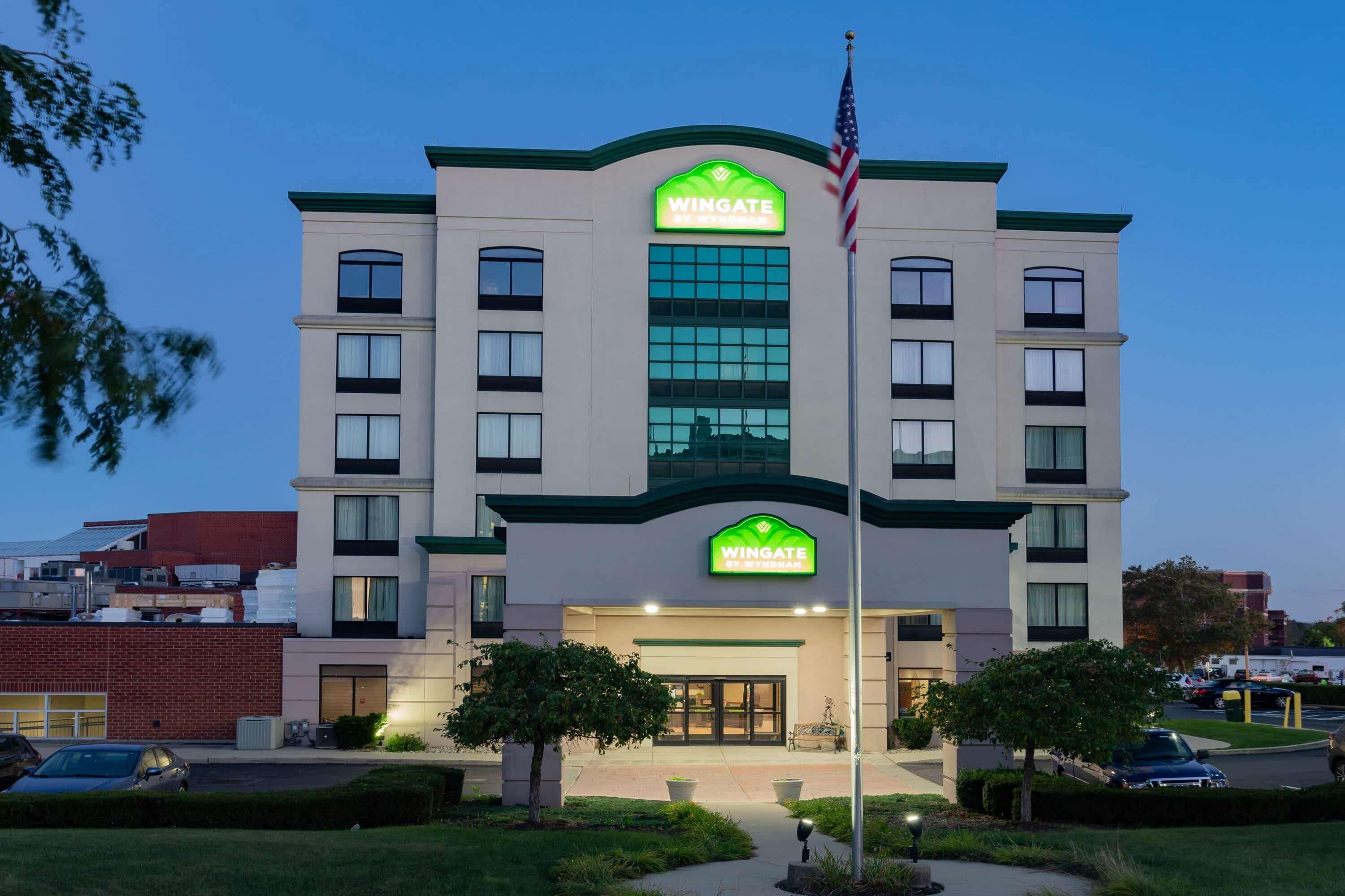 Wingate By Wyndham Hotel 3*