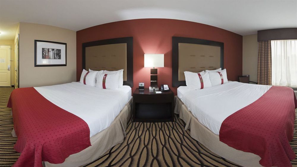 & By Ihg Lima