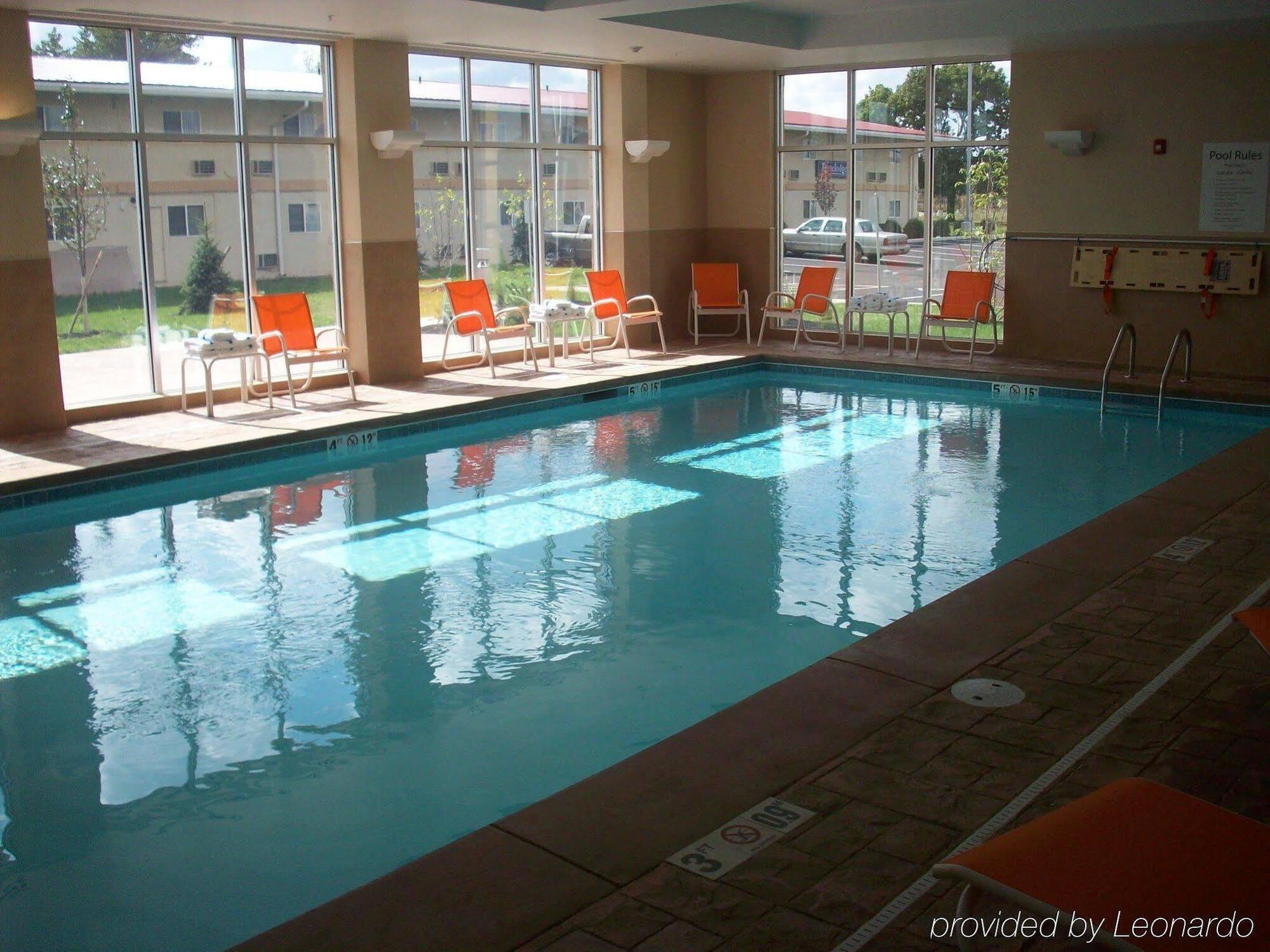 & By Ihg 3*